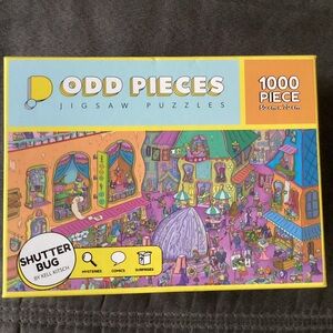 1000pc Odd Pieces Mystery Puzzle! *2pcs missing*